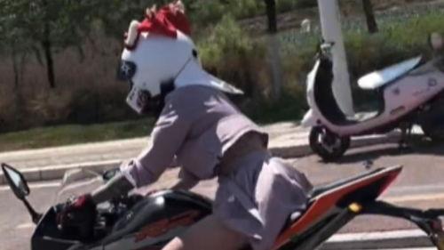 可坐成人摩托吗女生视频,勇敢尝试,畅享速度与激情