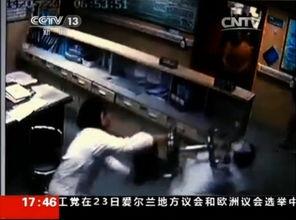 女生成人坐凳子视频,女生成人礼的温馨瞬间