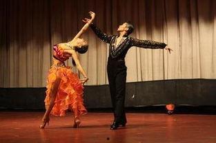 拉丁舞成人短视频素材,成人风采绽放瞬间