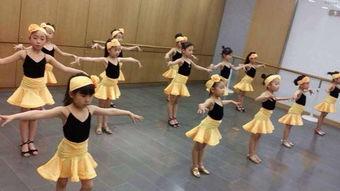 拉丁舞成人短视频素材,成人风采绽放瞬间